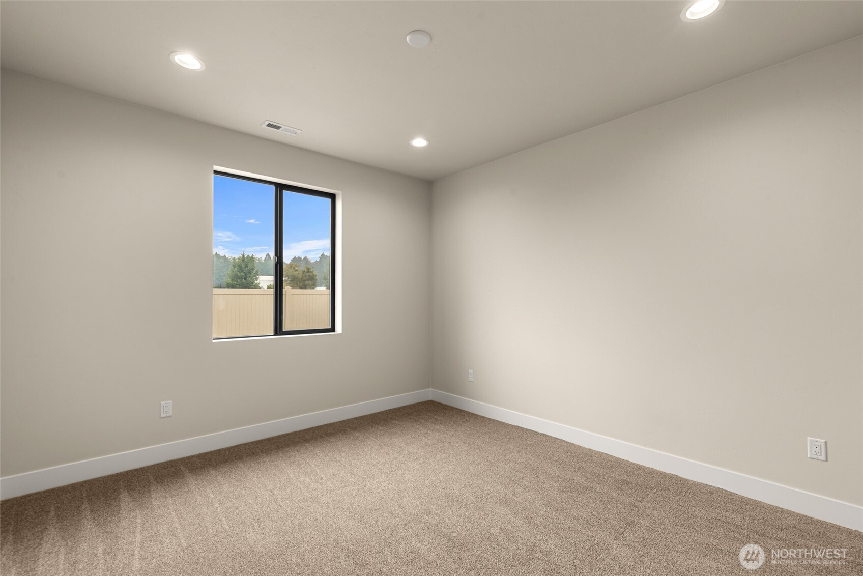 545 S Perry Avenue Property Photo 16