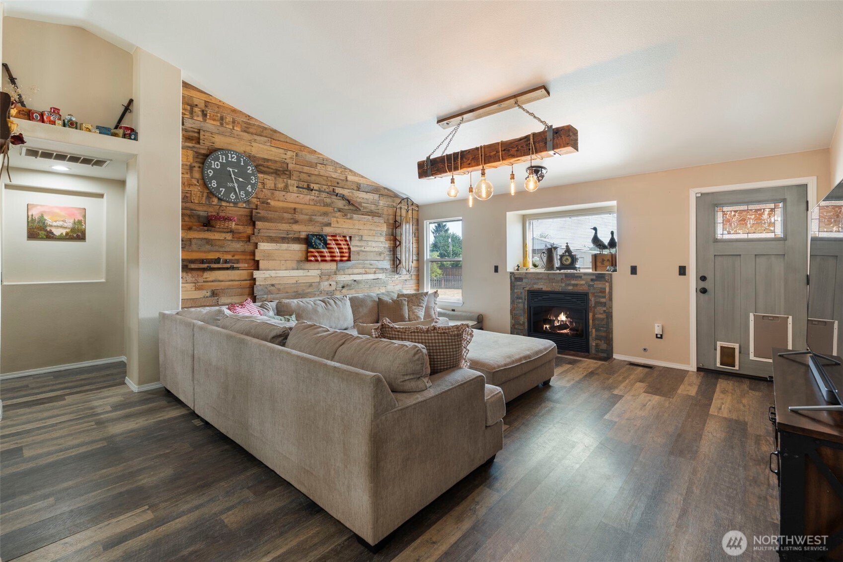 2708 180th Street Property Photo 3