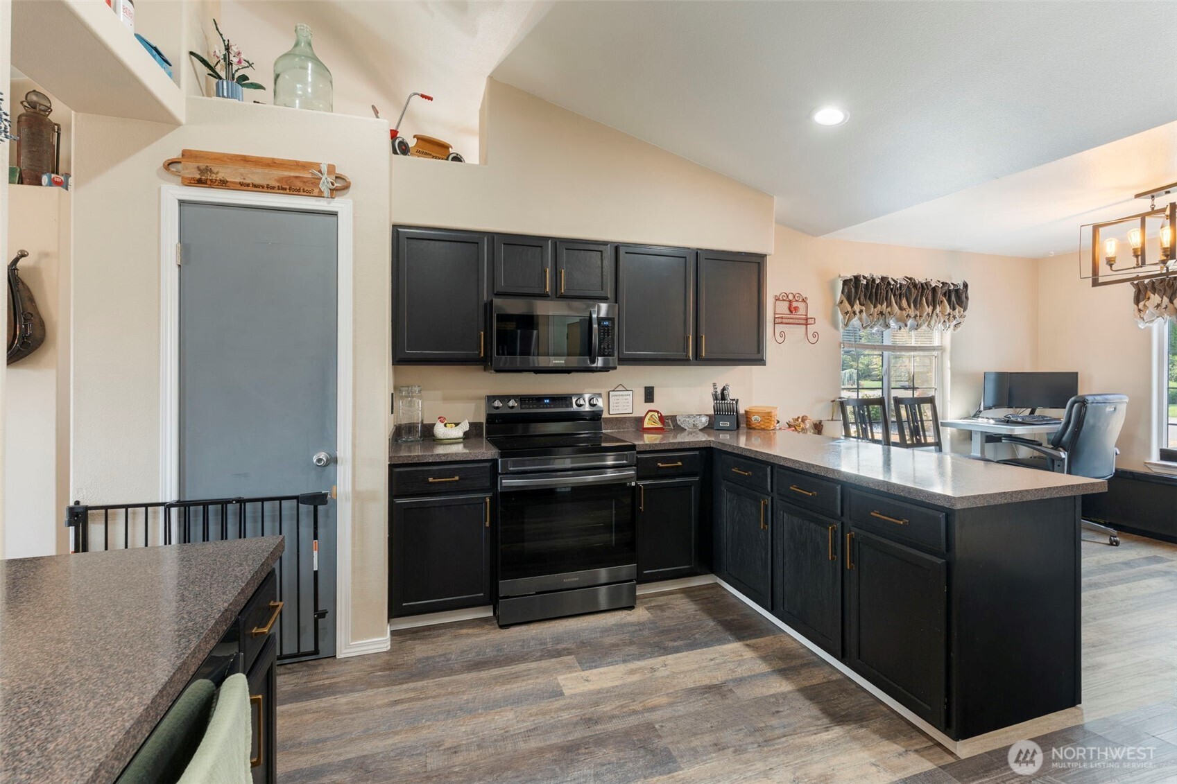 2708 180th Street Property Photo 6