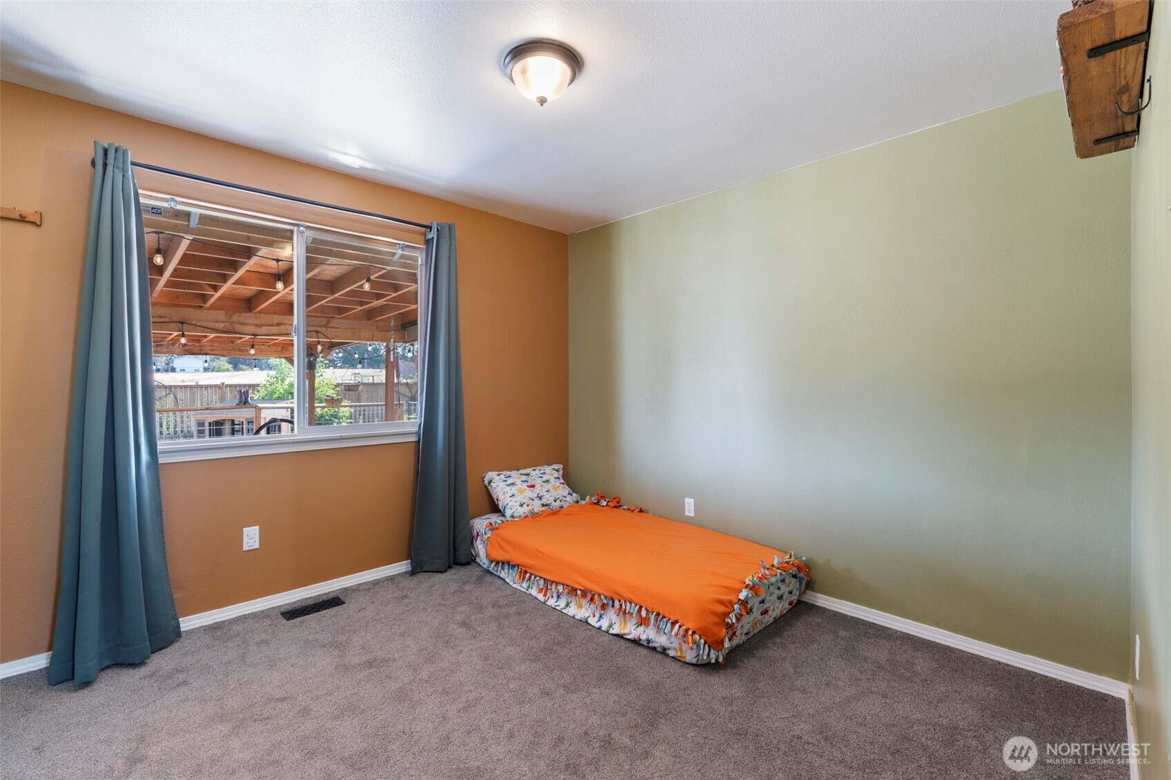 2708 180th Street Property Photo 14