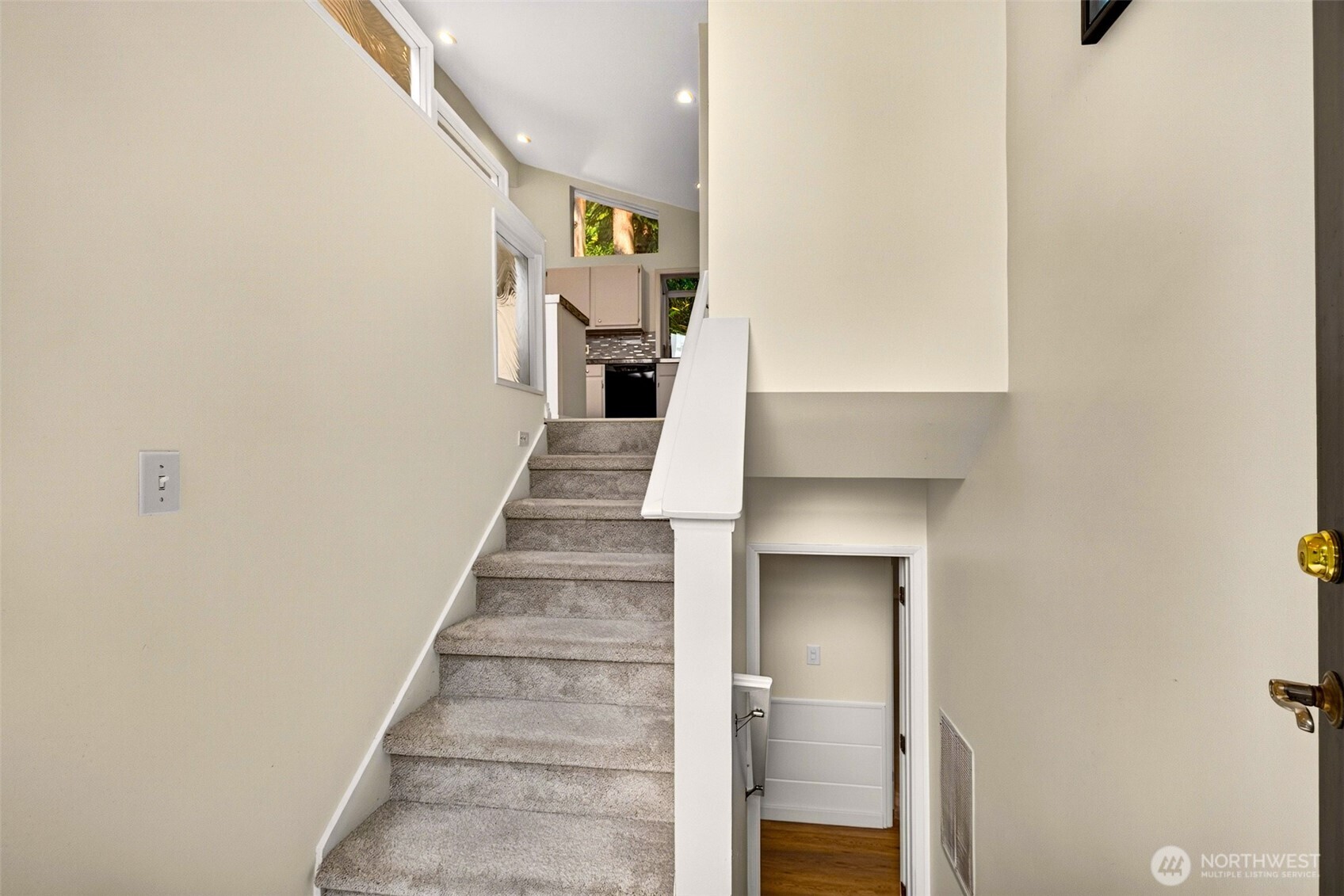 16224 195th Place Property Photo 4