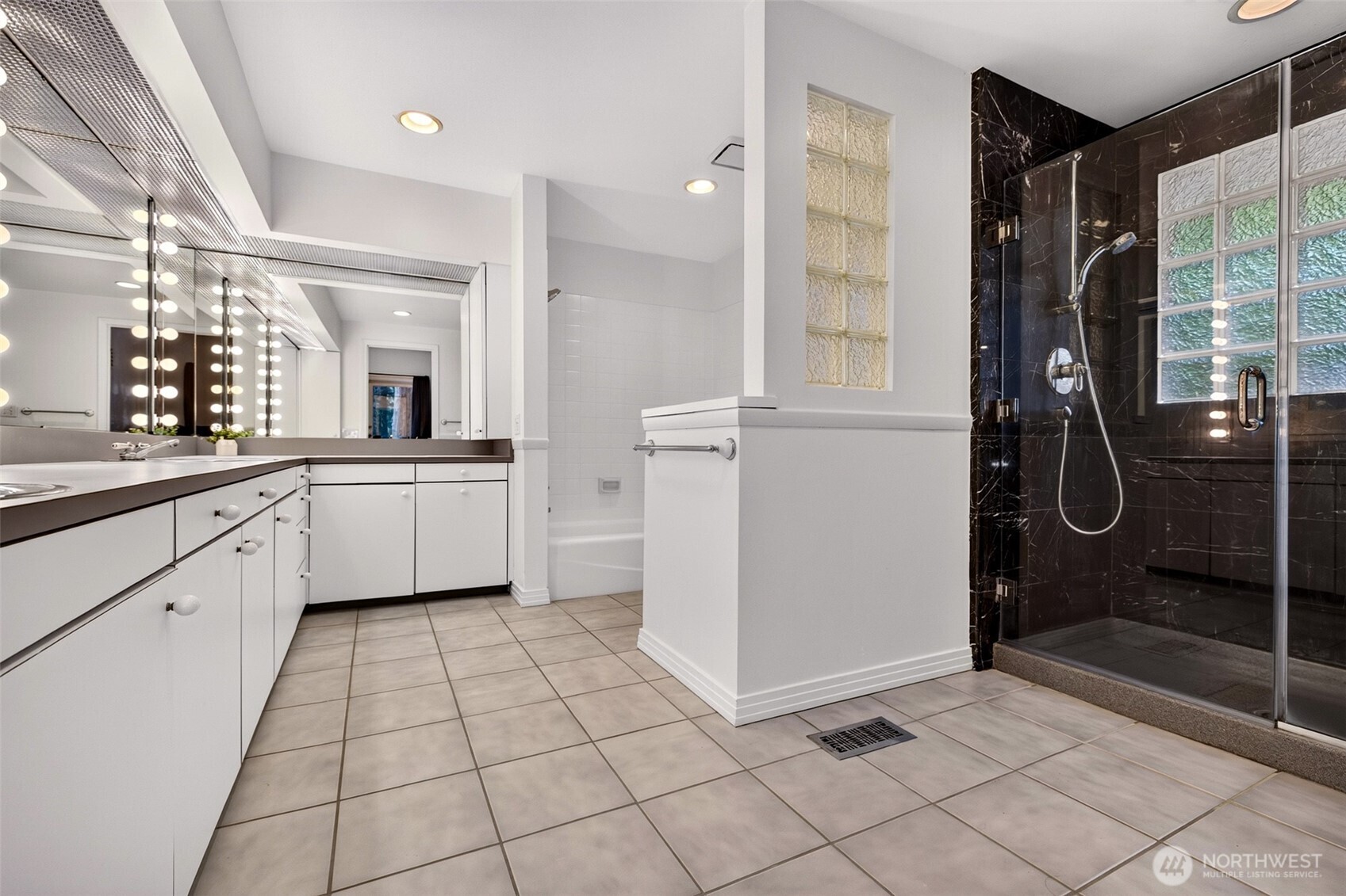16224 195th Place Property Photo 16