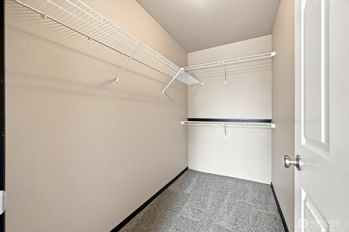 462 E 15th Place Property Photo 12