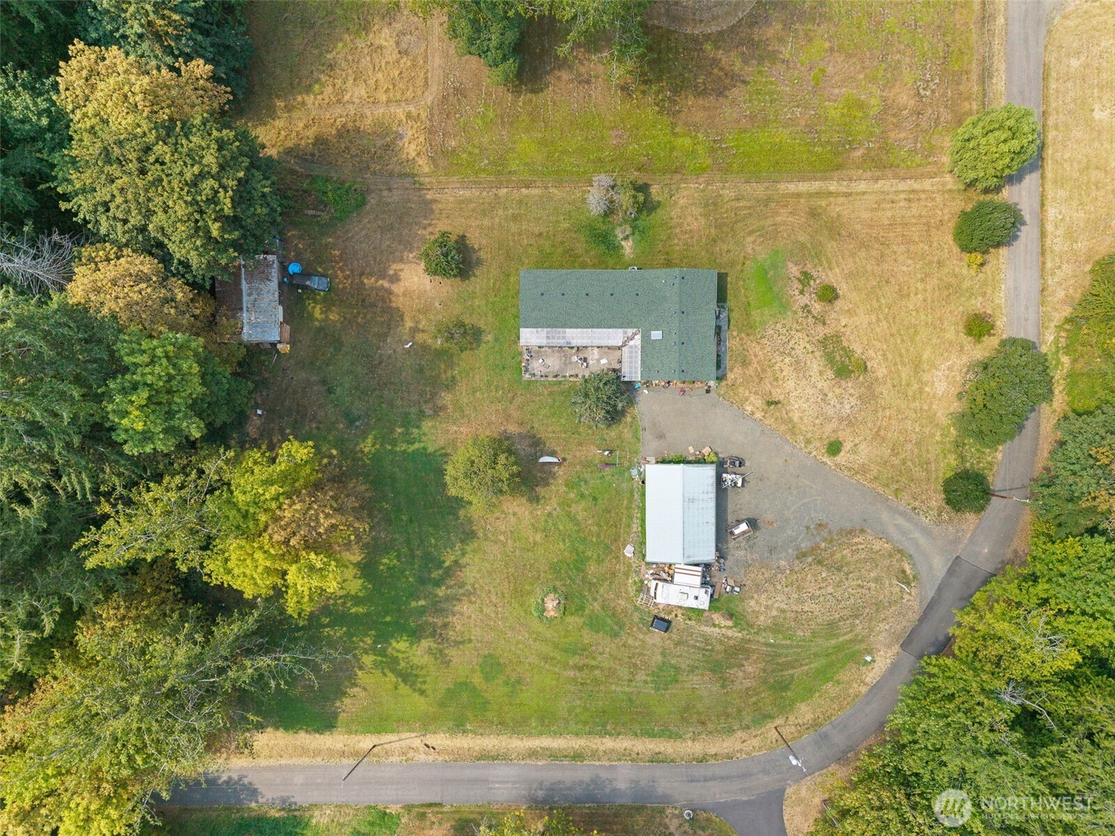 208 W Orchard Street Property Photo 5