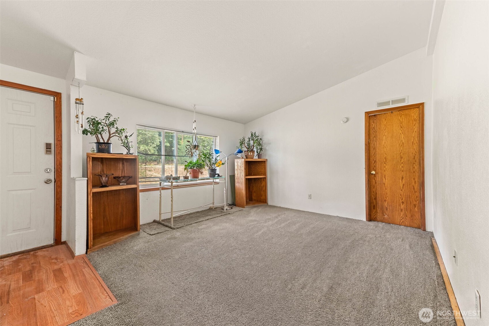 208 W Orchard Street Property Photo 10