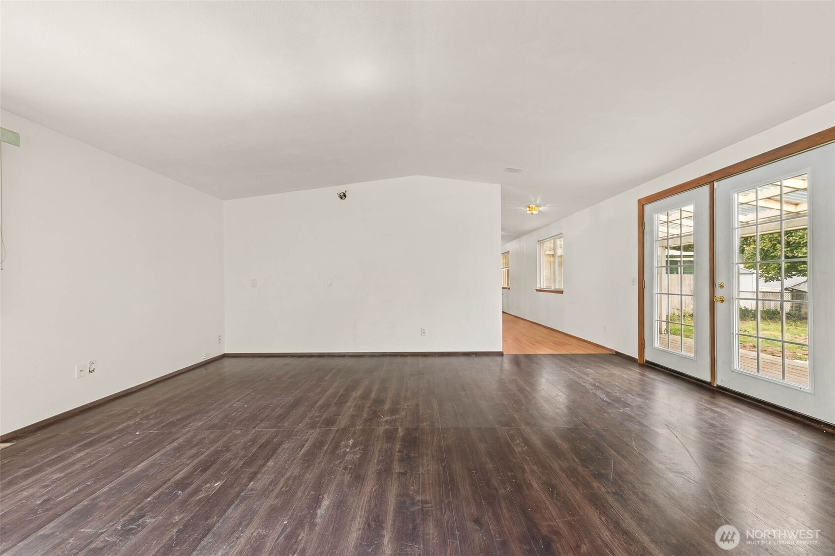 208 W Orchard Street Property Photo 15