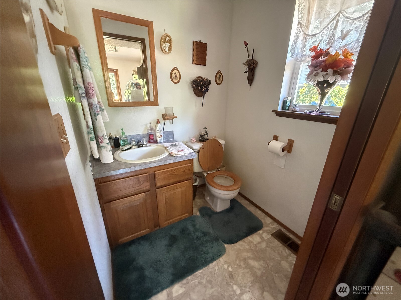 82 Ne Miller Road Property Photo 18