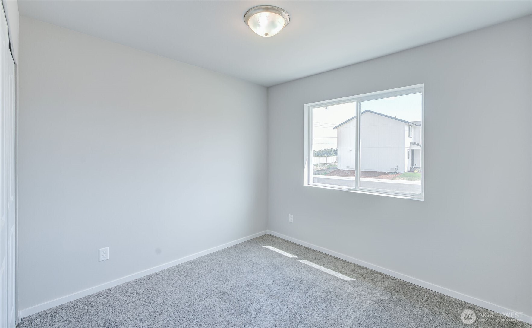 617 N Oak Street Property Photo 5