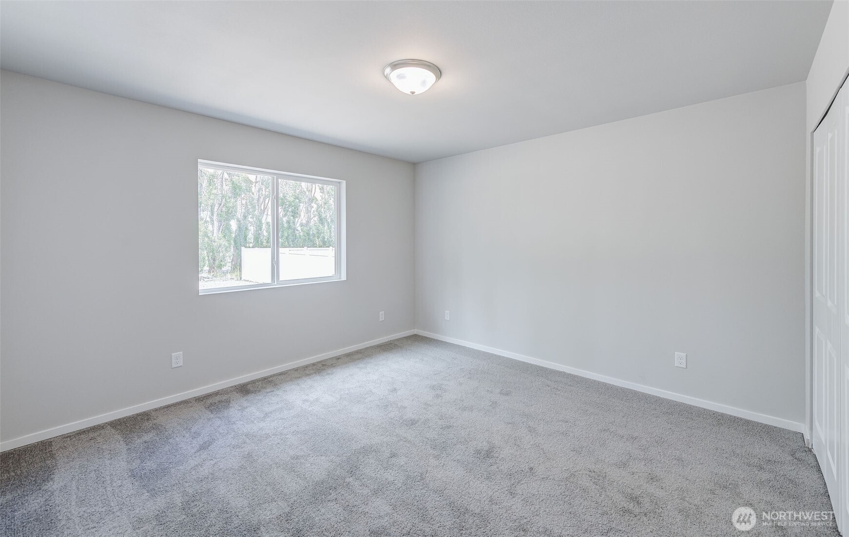 617 N Oak Street Property Photo 18