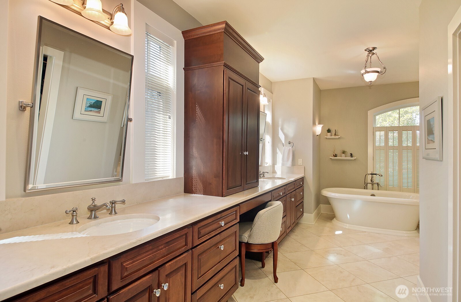 2382 Soundview Drive Property Photo 29