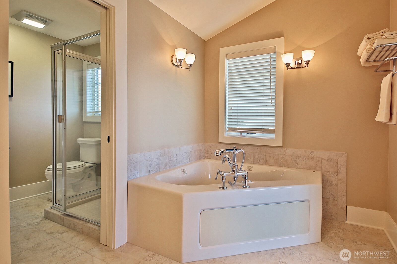 2382 Soundview Drive Property Photo 34
