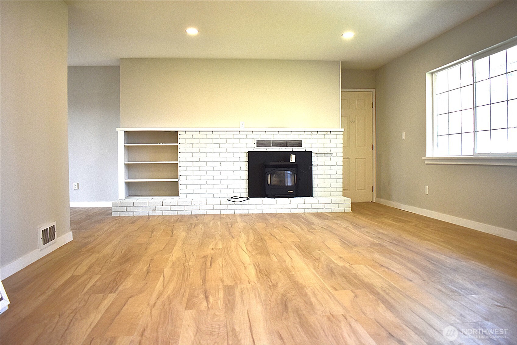 7604 52nd Avenue Property Photo 6