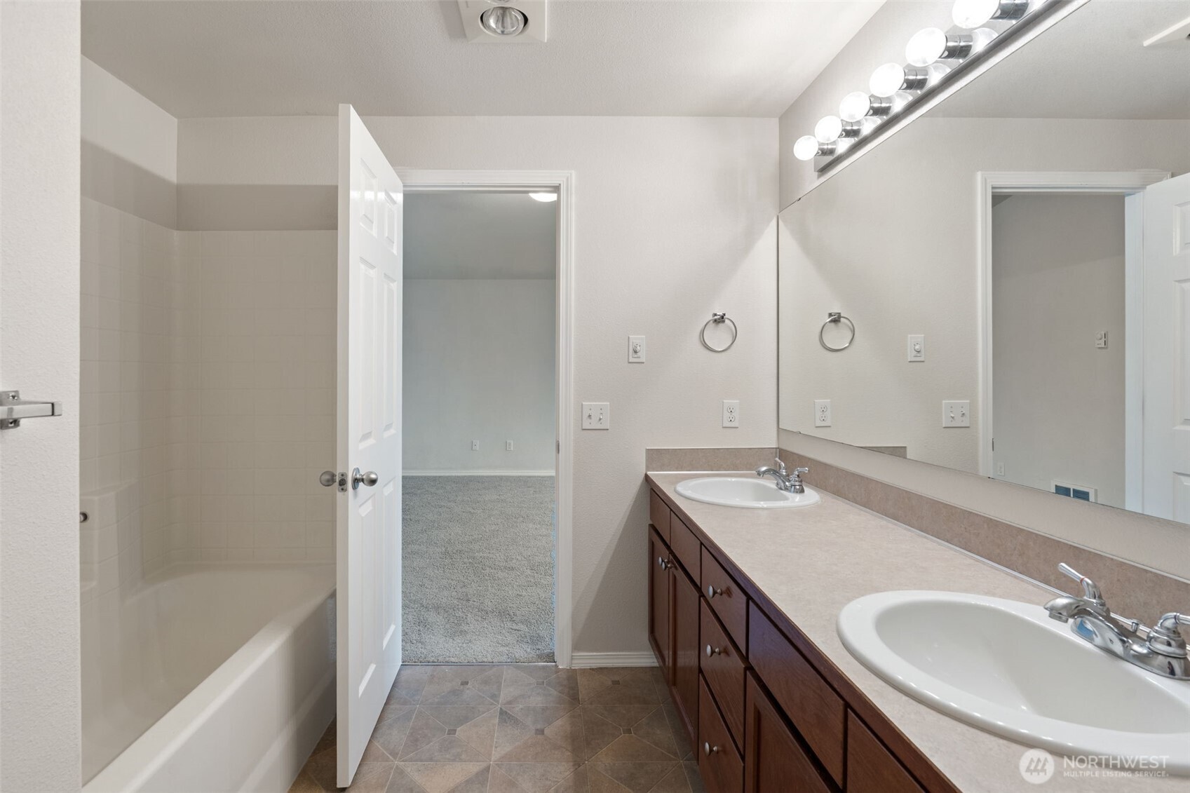 14617 46th Avenue Property Photo 32