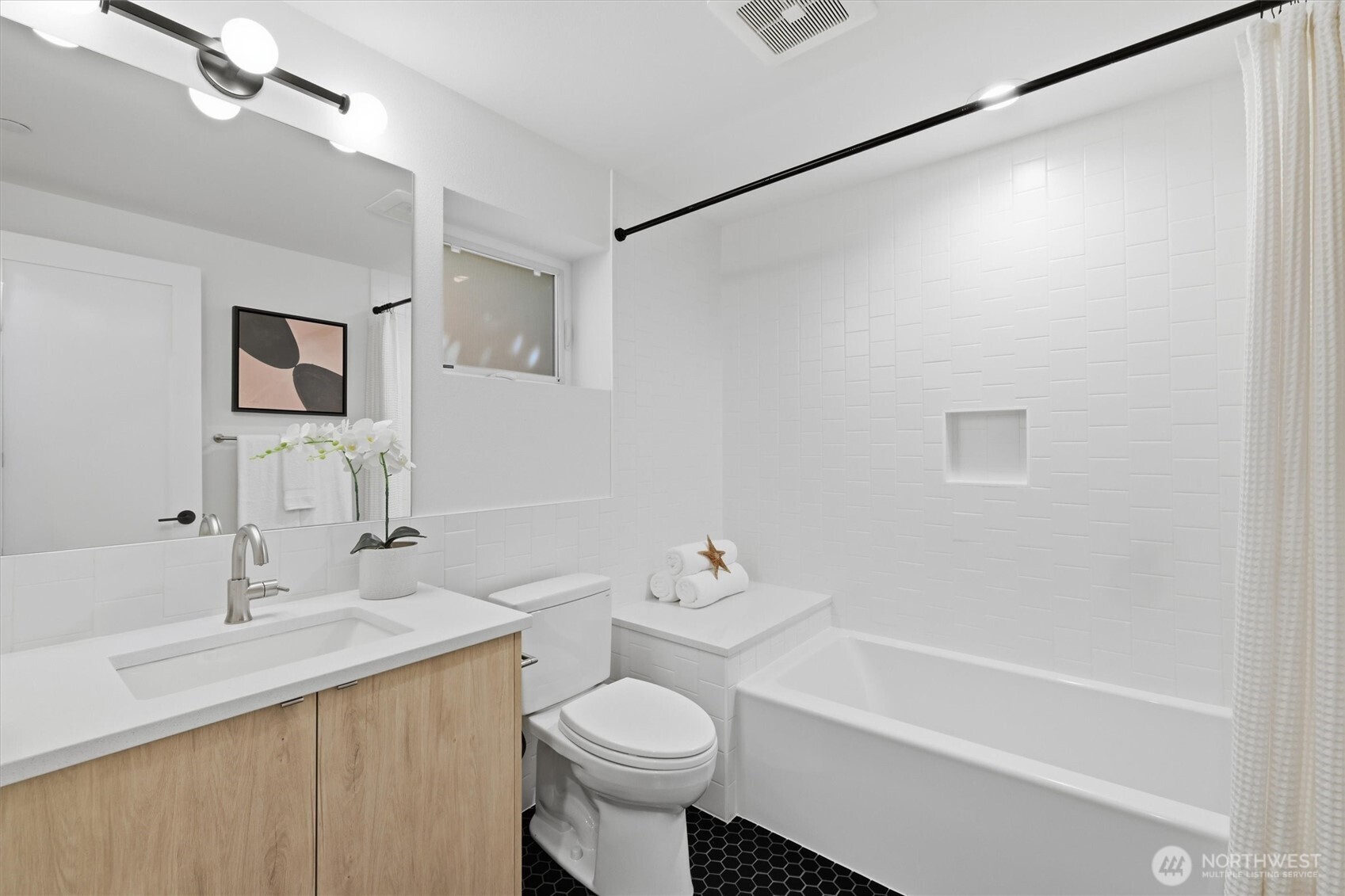 2011 Dexter Avenue A Property Photo 21