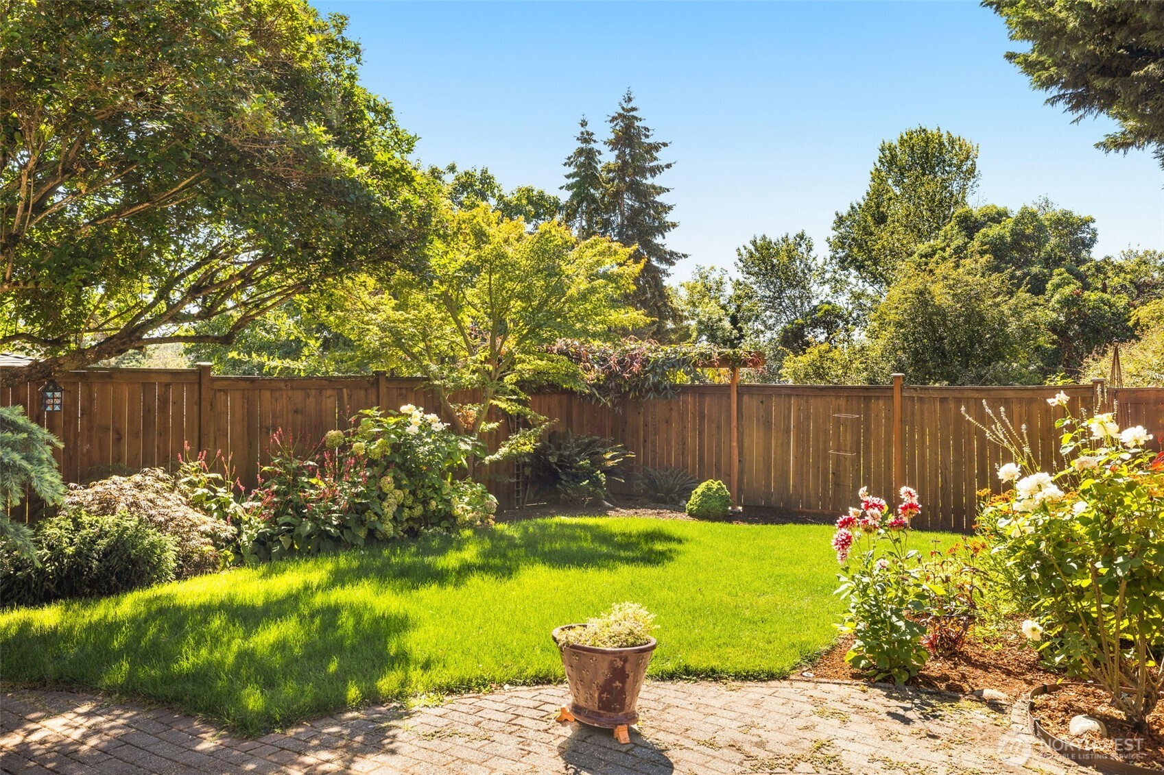 7963 Seward Park Avenue Property Photo 11