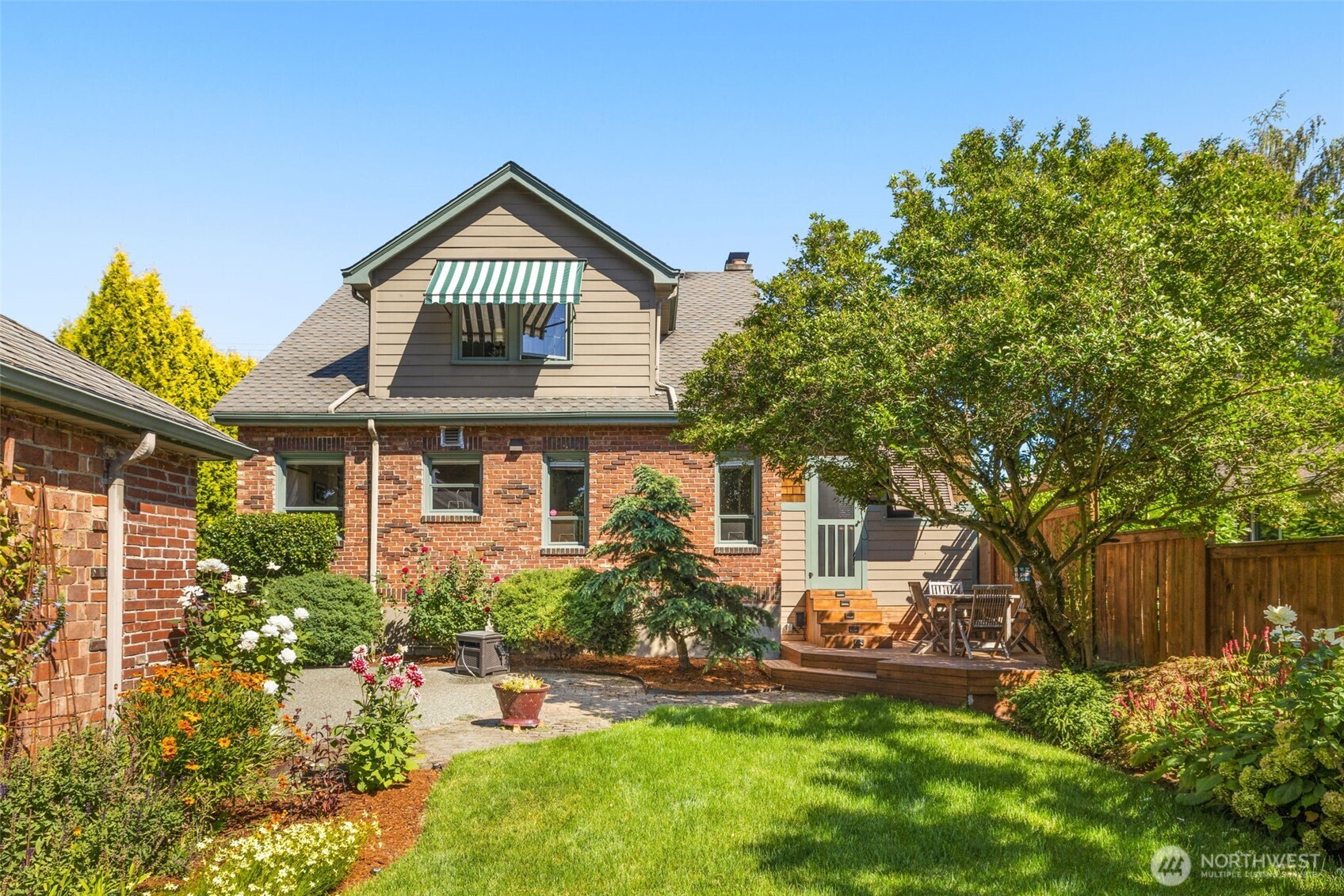 7963 Seward Park Avenue Property Photo 12
