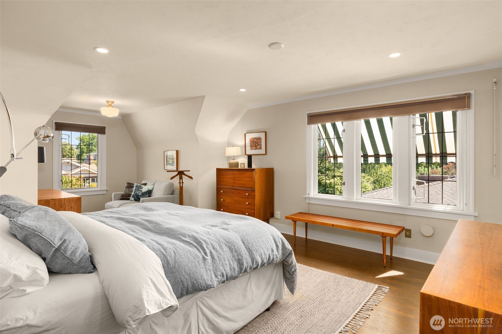 7963 Seward Park Avenue Property Photo 21