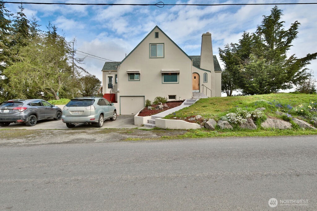 1430 W Hendrickson Road Property Photo 2