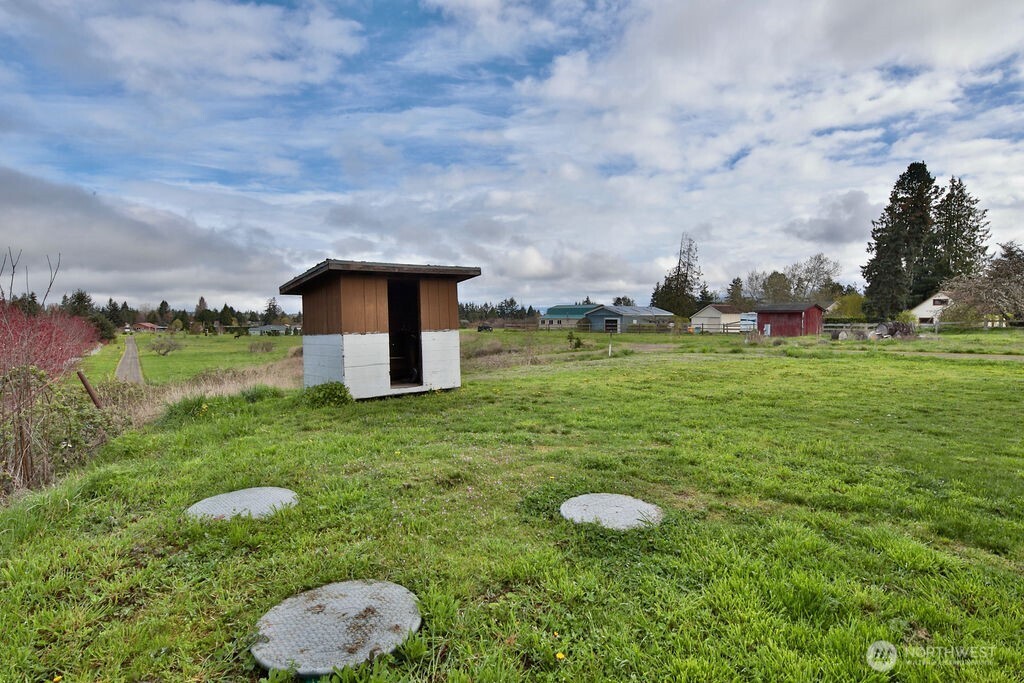 1430 W Hendrickson Road Property Photo 9