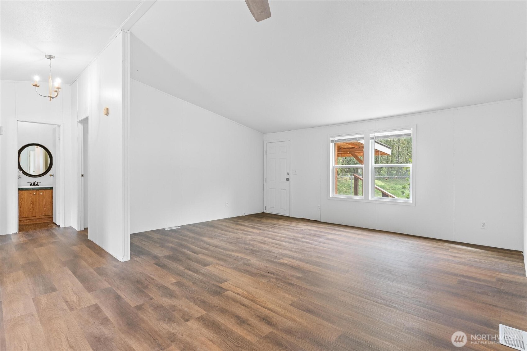 700 N Reed Street 30 Property Photo 6