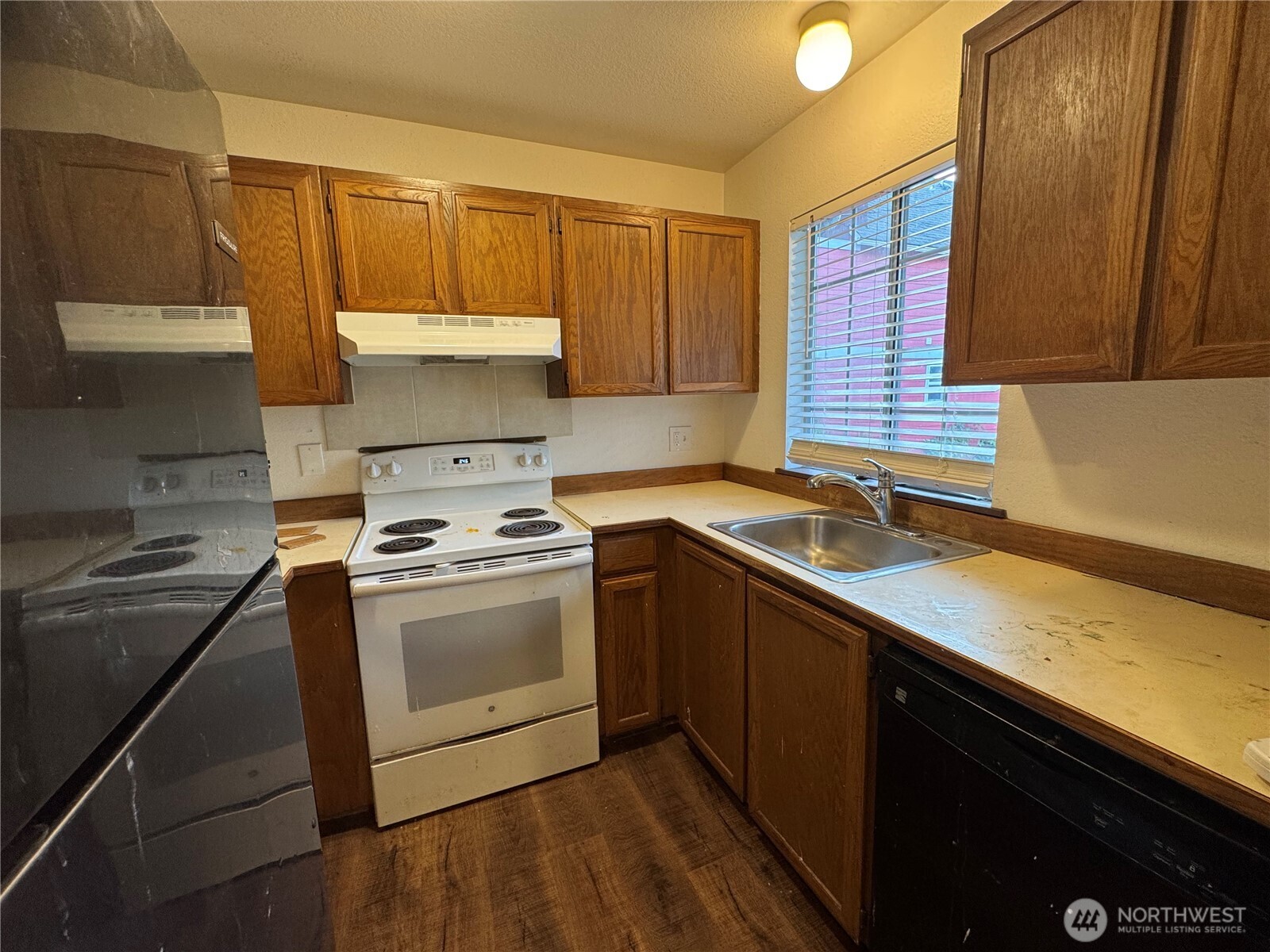 1915 E Spruce Street A Property Photo 3