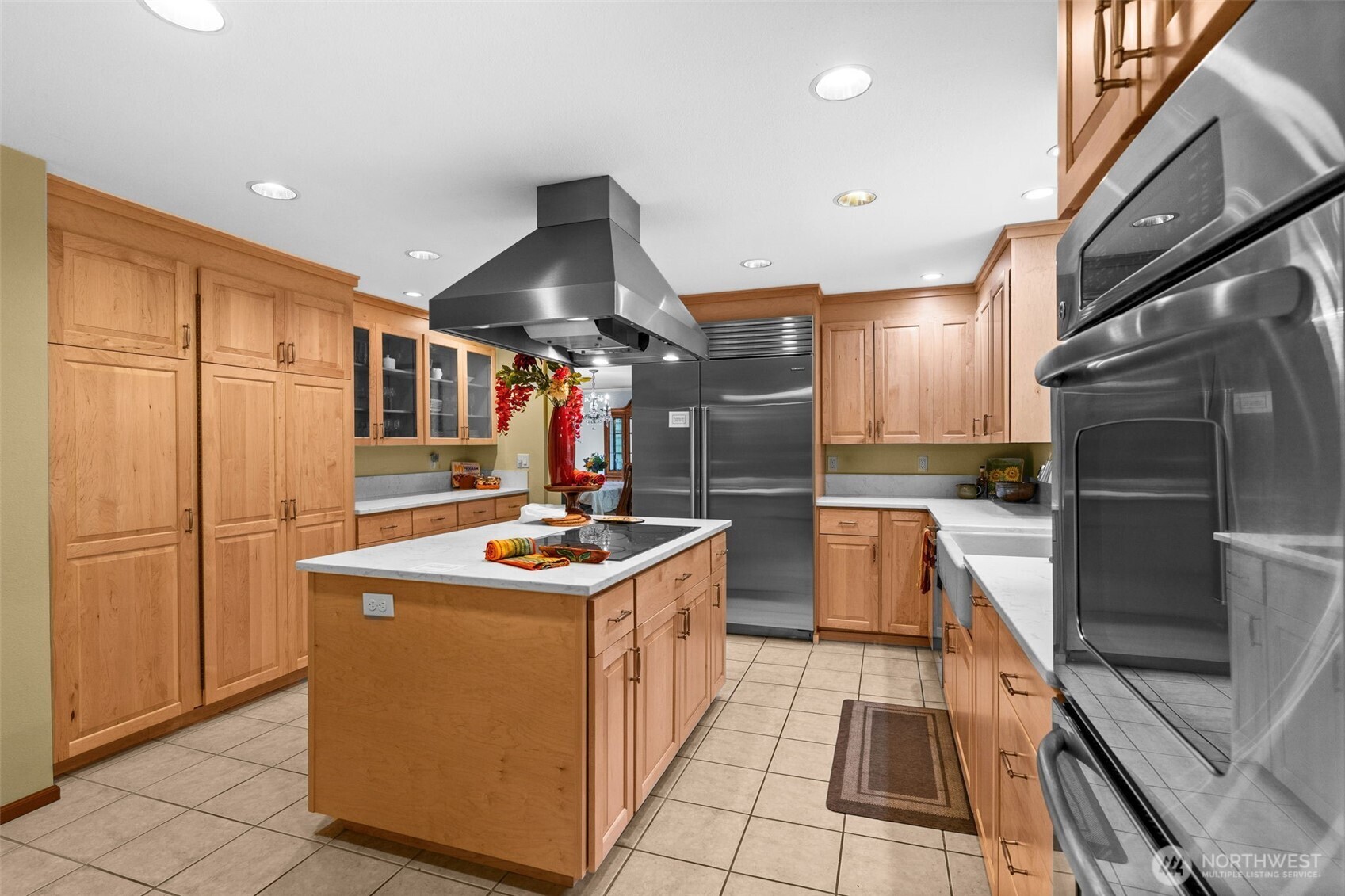 25235 Se Mirrormont Drive Property Photo 11