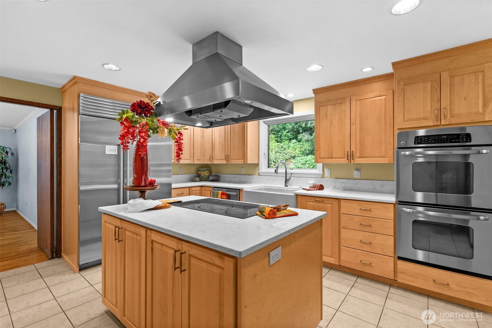 25235 Se Mirrormont Drive Property Photo 12