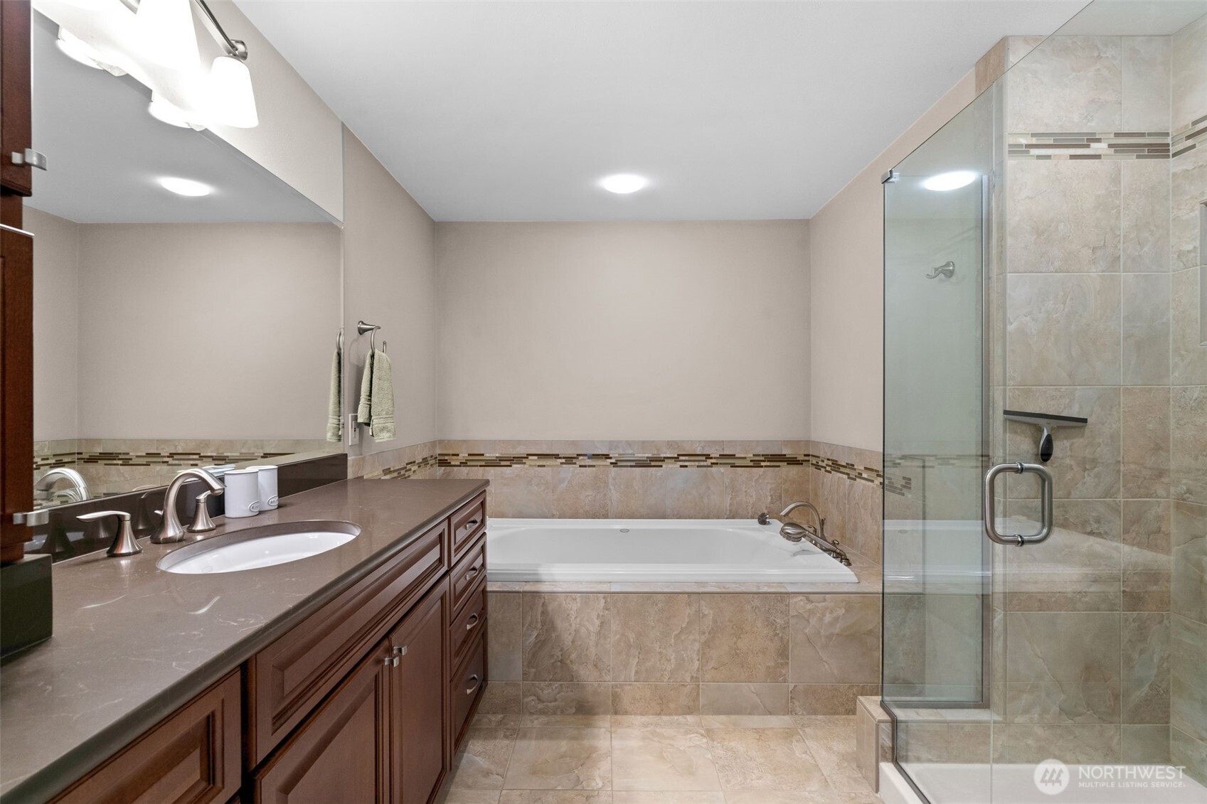 25235 Se Mirrormont Drive Property Photo 20