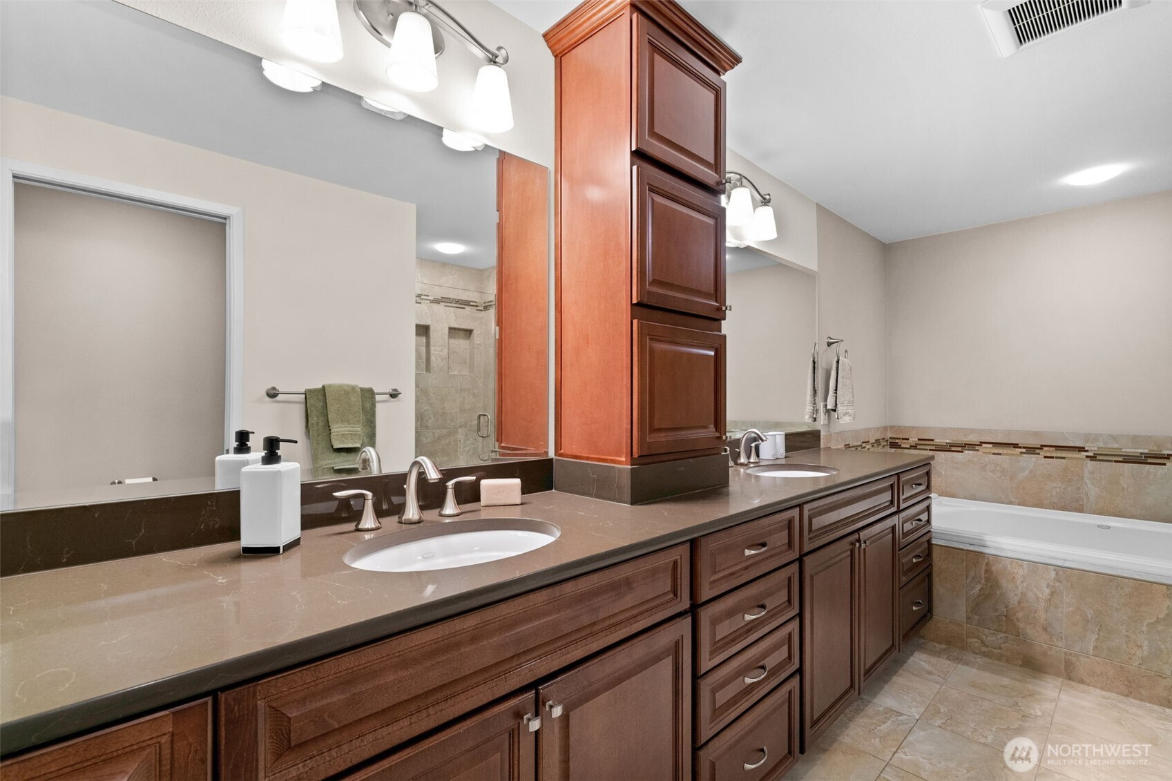 25235 Se Mirrormont Drive Property Photo 21