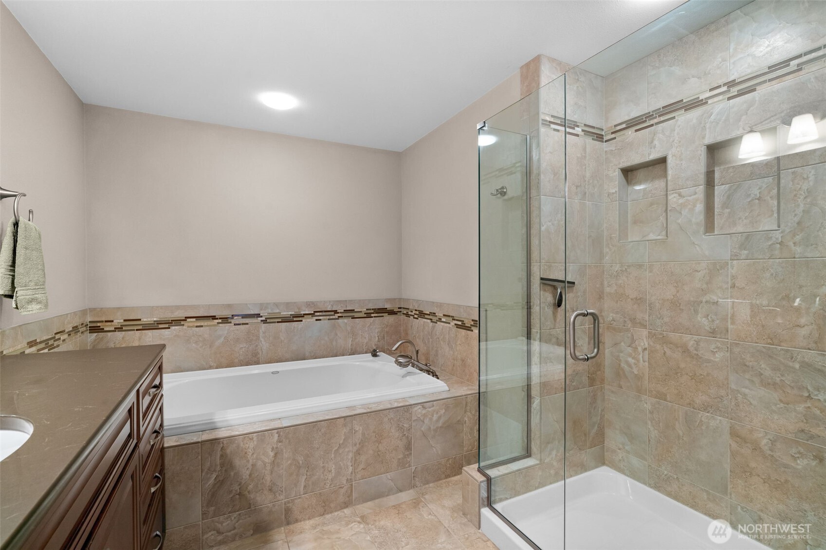 25235 Se Mirrormont Drive Property Photo 22