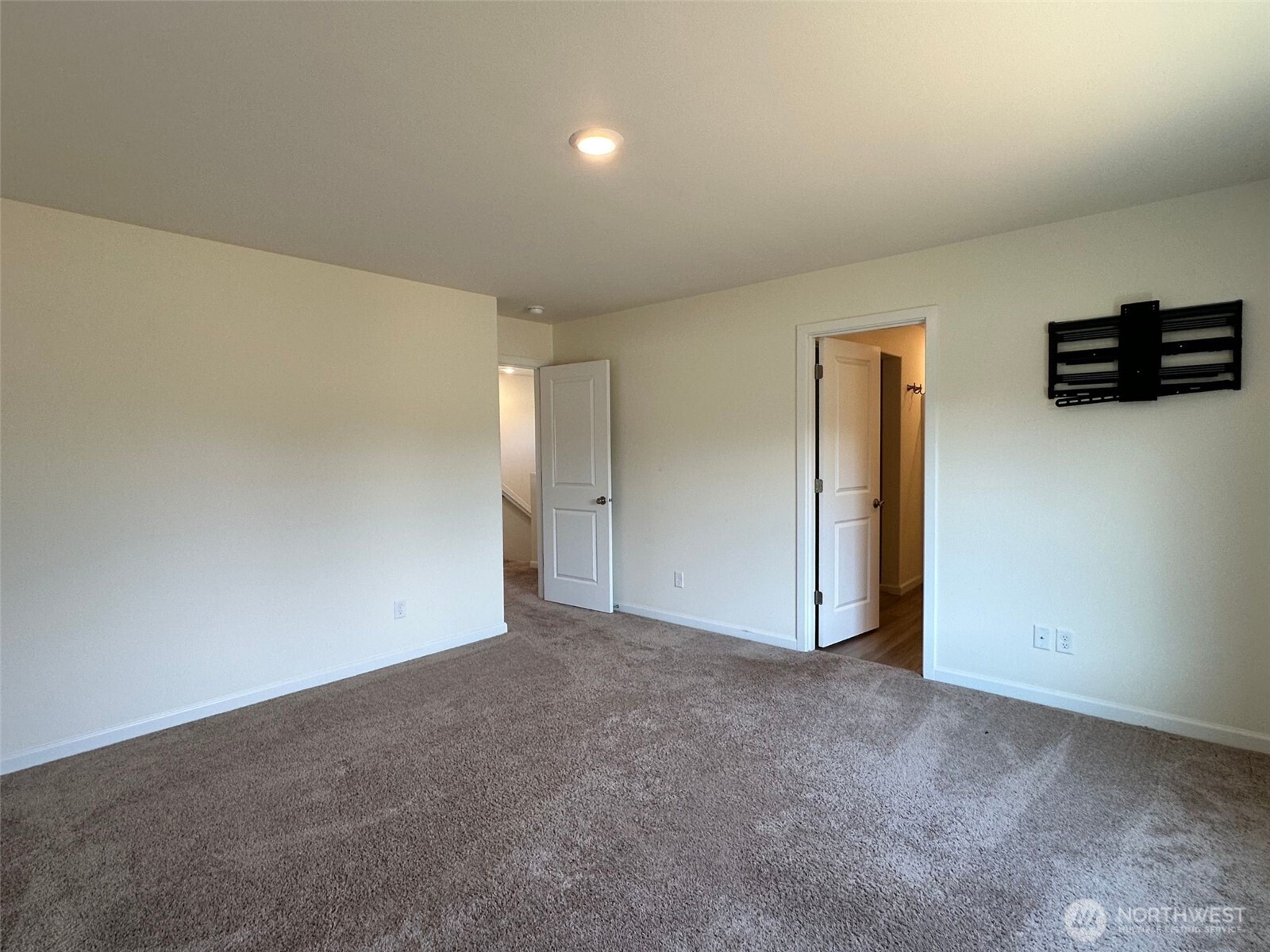 6319 121st Ave E Property Photo 11