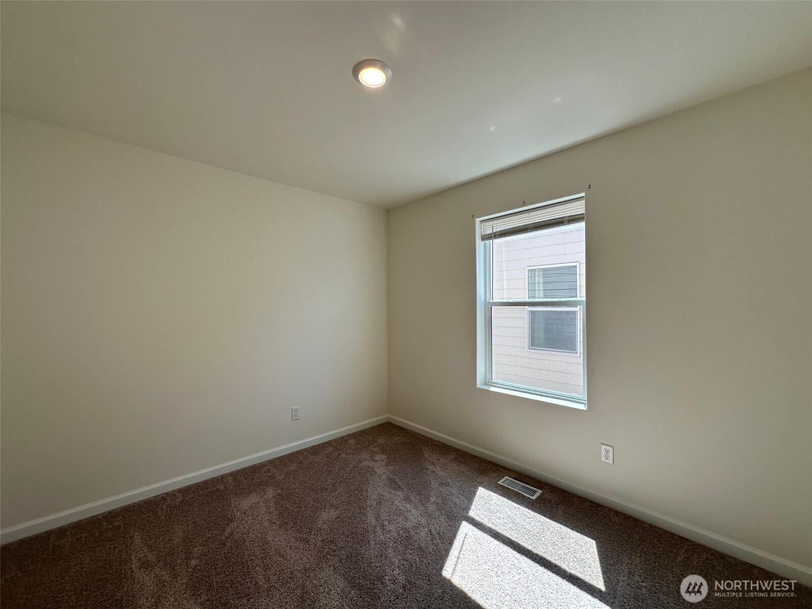 6319 121st Ave E Property Photo 15