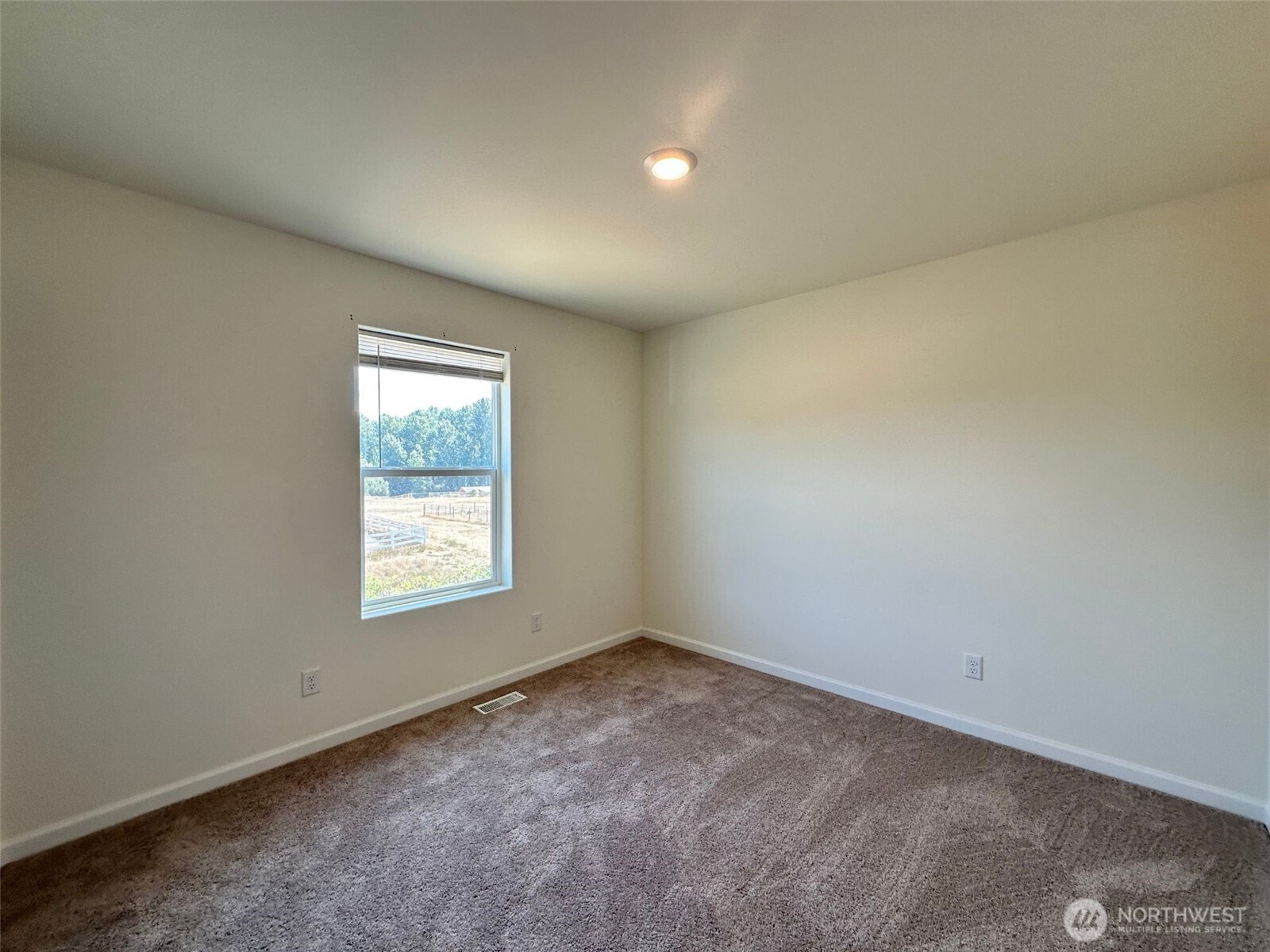 6319 121st Ave E Property Photo 17