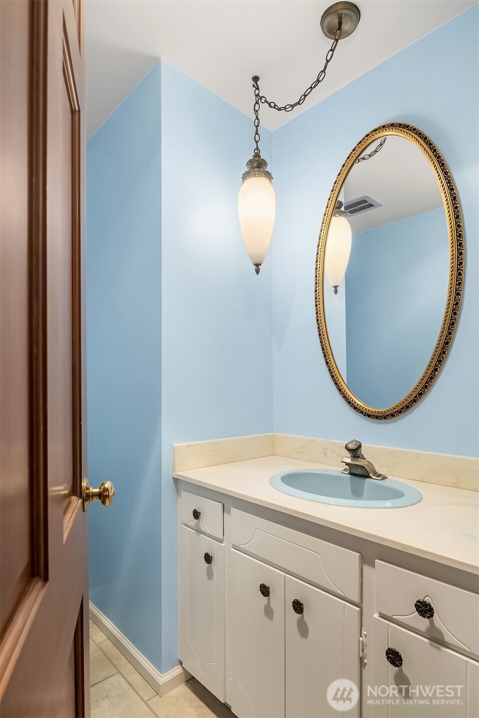 7921 E Mercer Way Property Photo 15