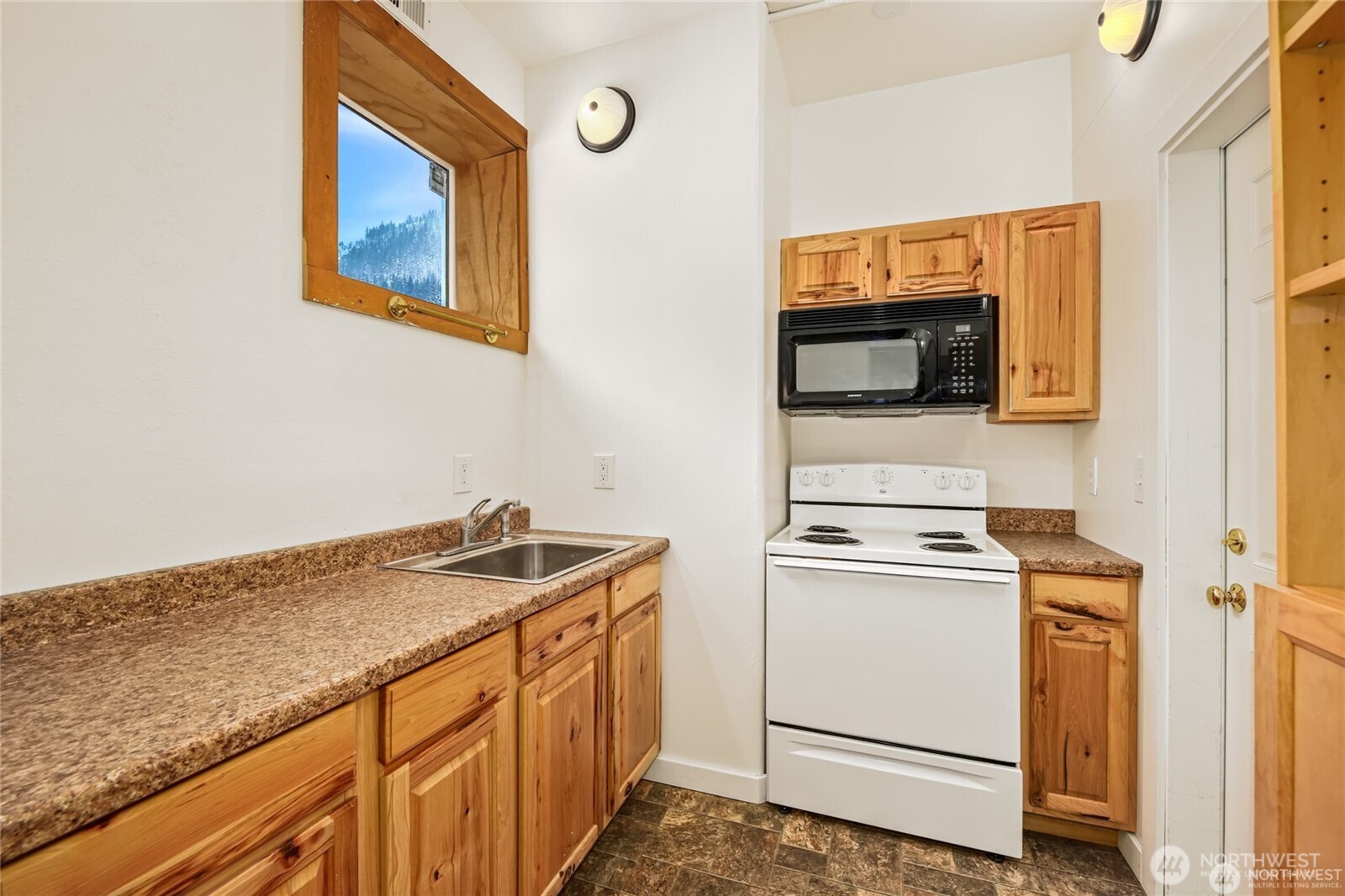 330 Keechelus Drive Property Photo 21
