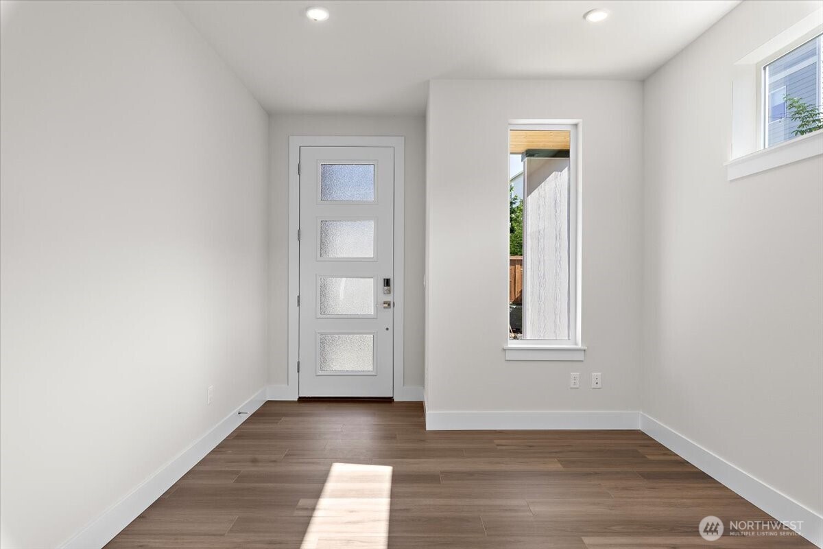 17919 Sunset Road Property Photo 2