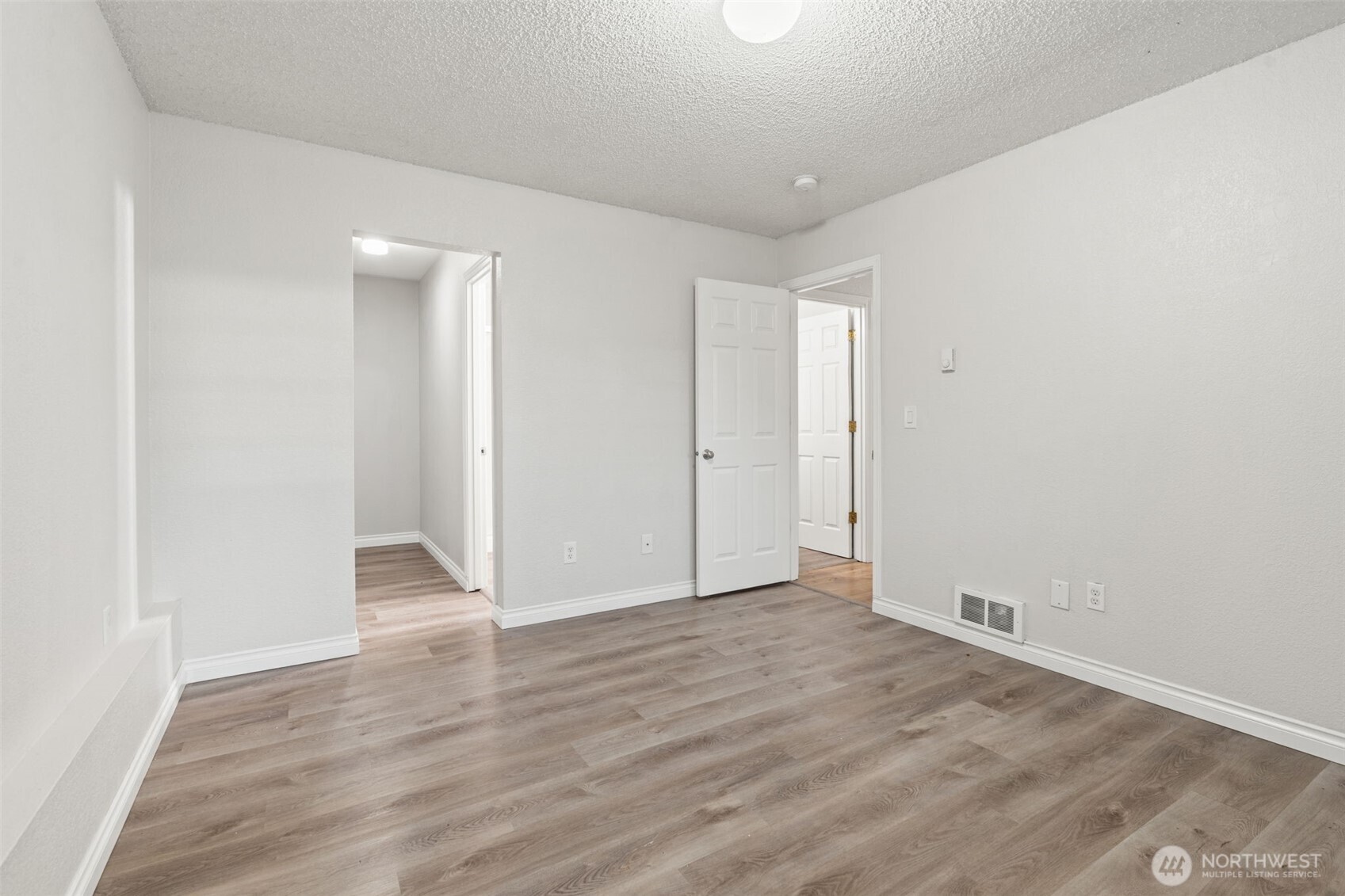 18813 79th Avenue Ct Property Photo 16