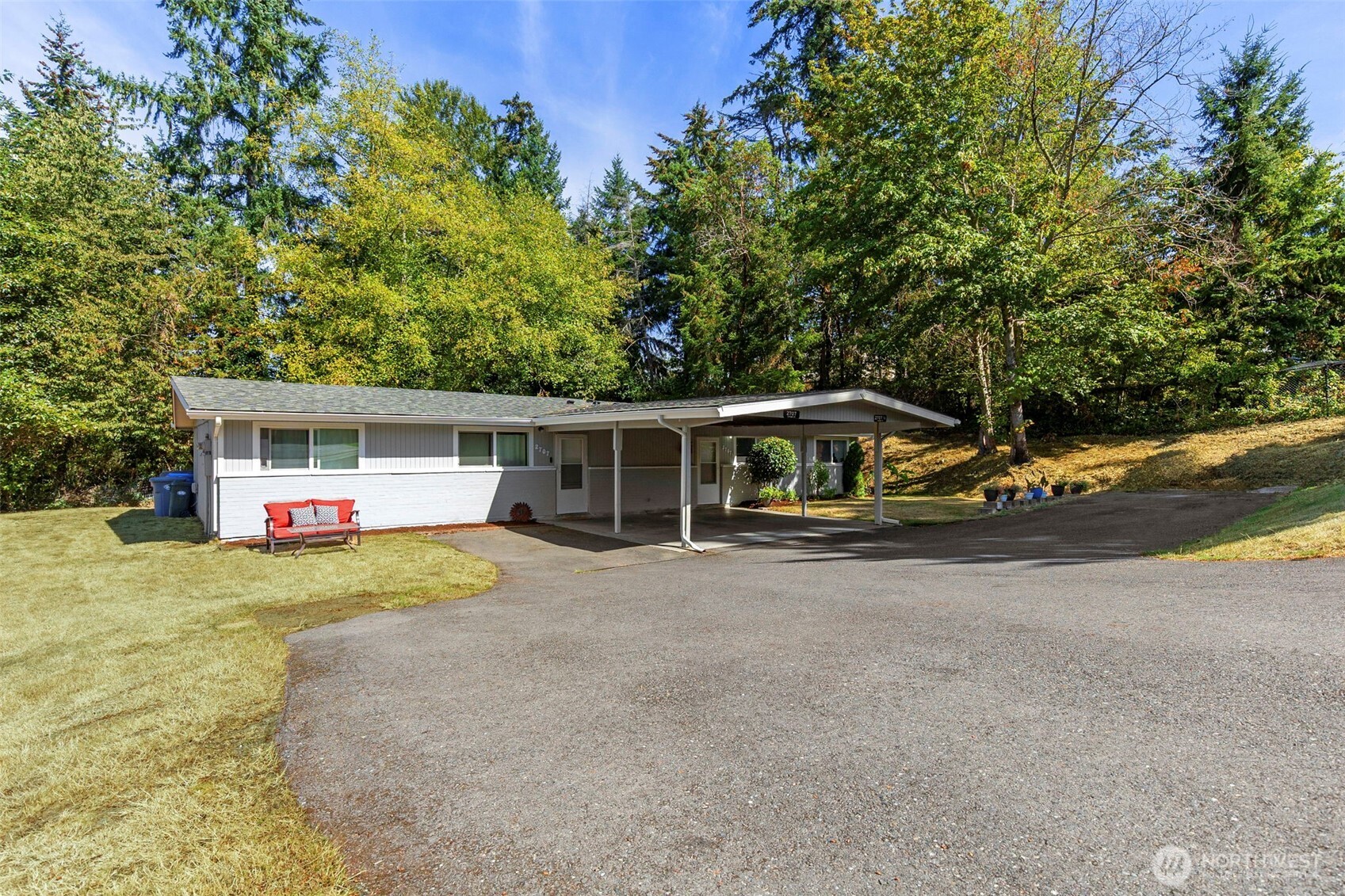 2707 Lexington Street Property Photo 2