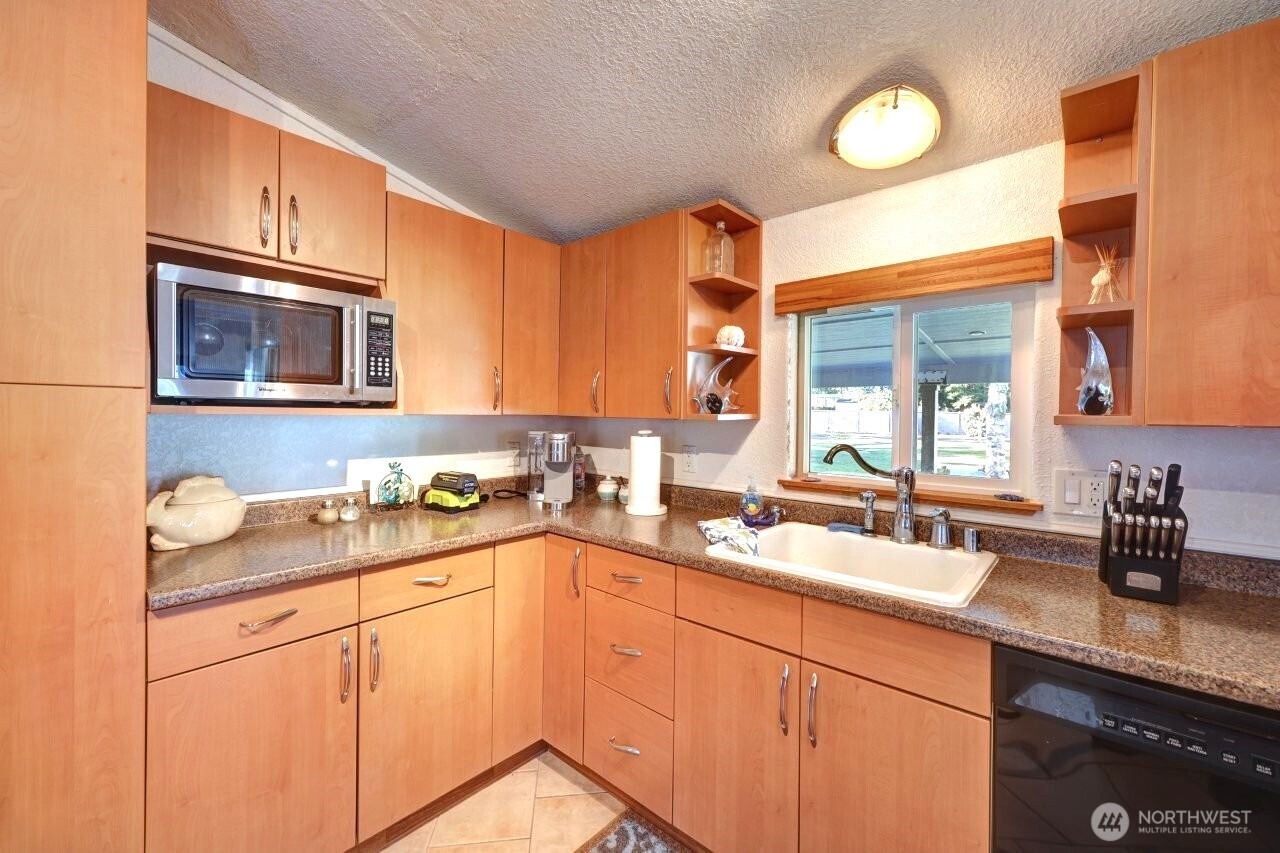 1914 321st Pl Property Photo 9