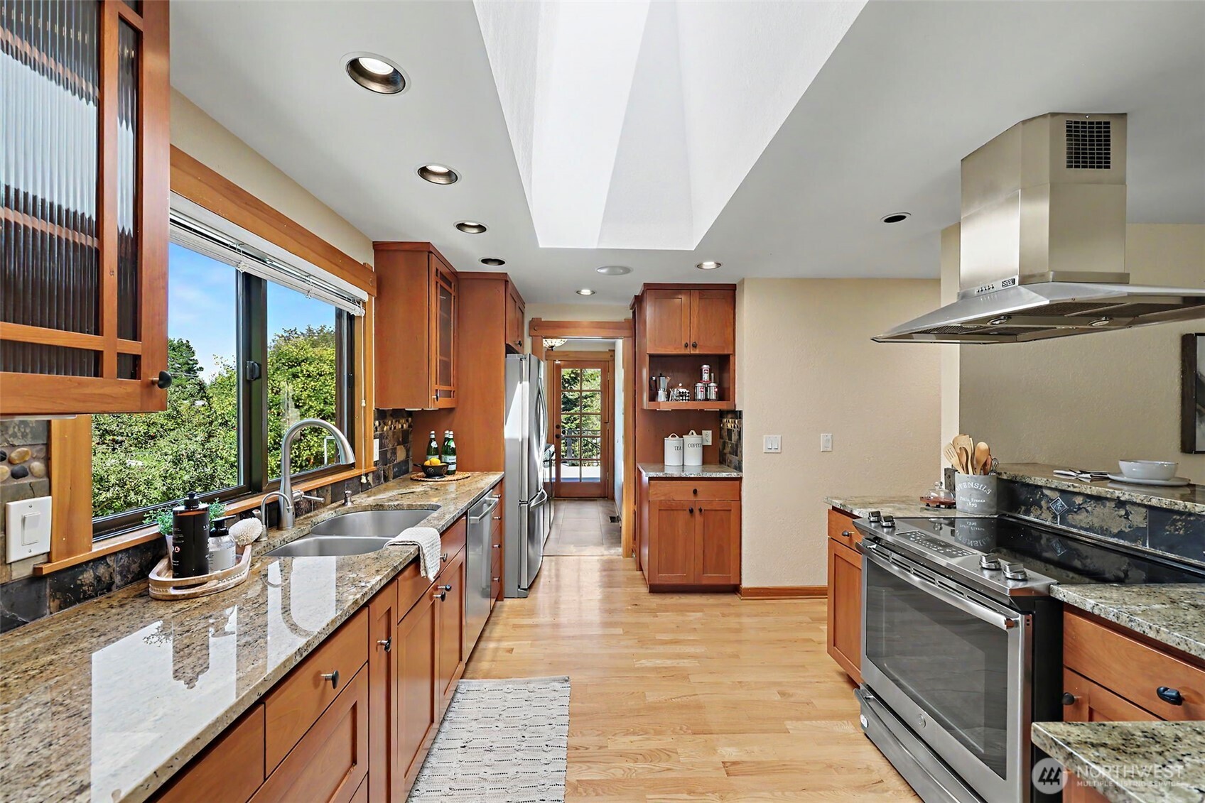 20106 Marine View Drive Property Photo 11