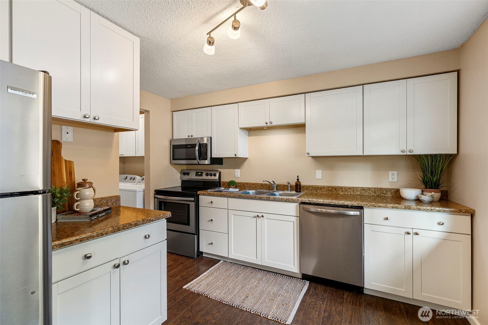 515 Roe Street Property Photo 6