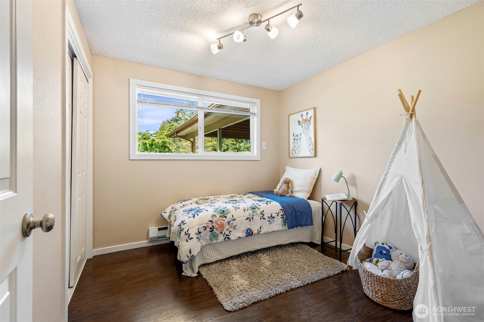 515 Roe Street Property Photo 14