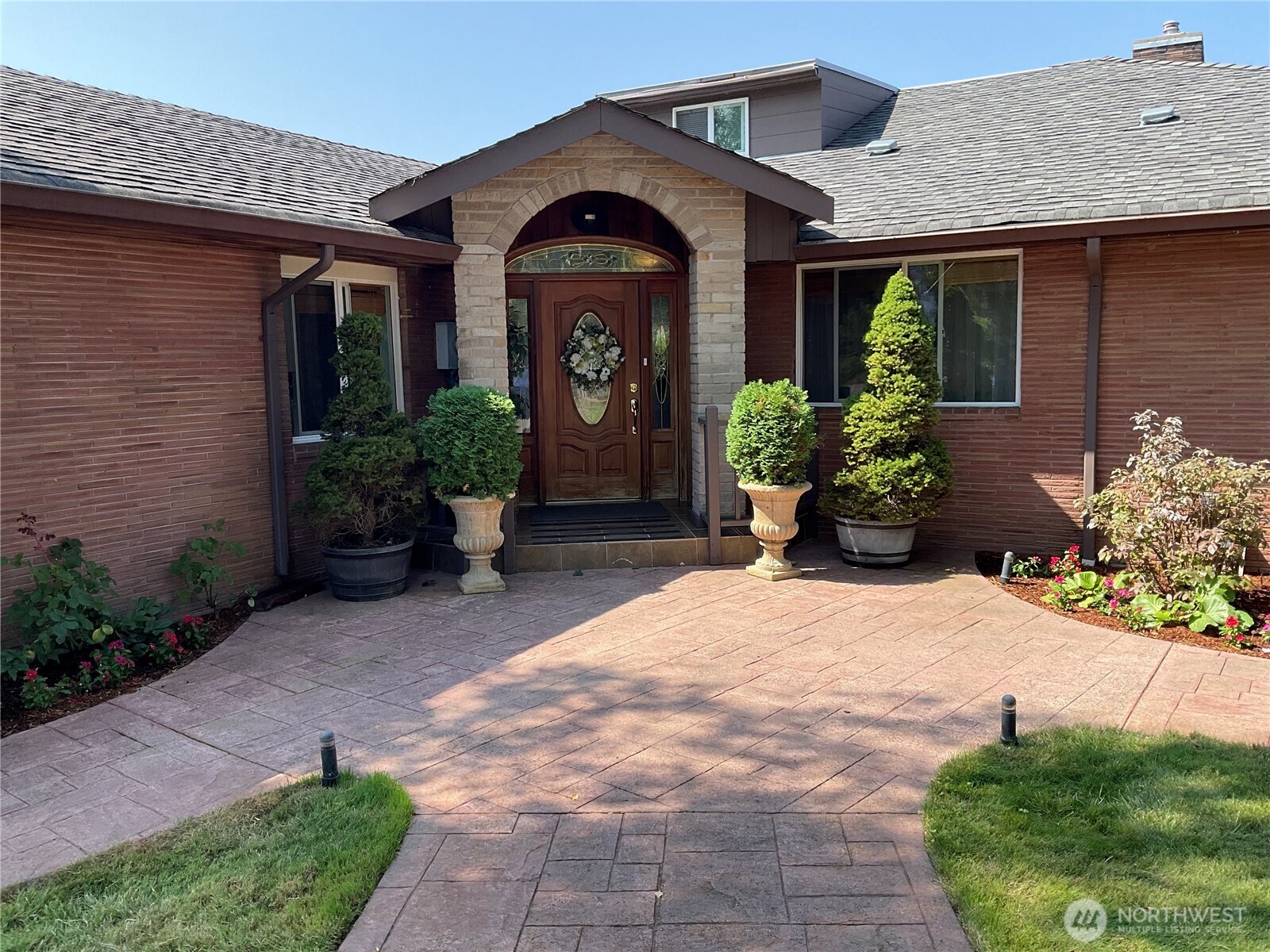 2573533 Property Photo 1