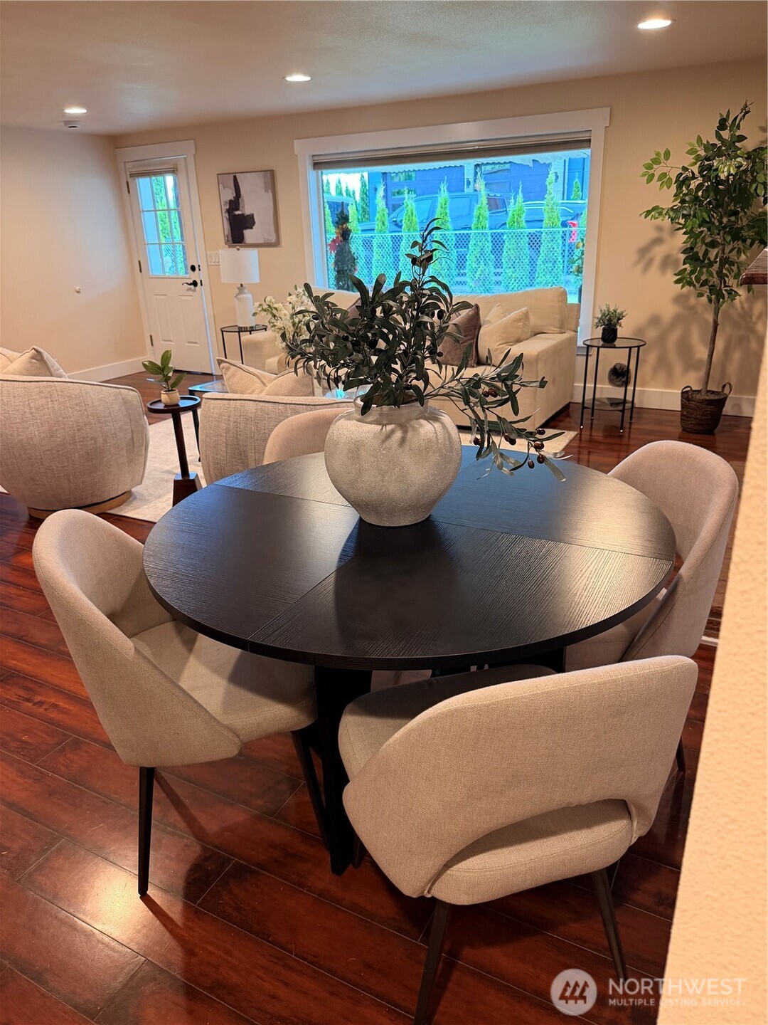 2573533 Property Photo 6