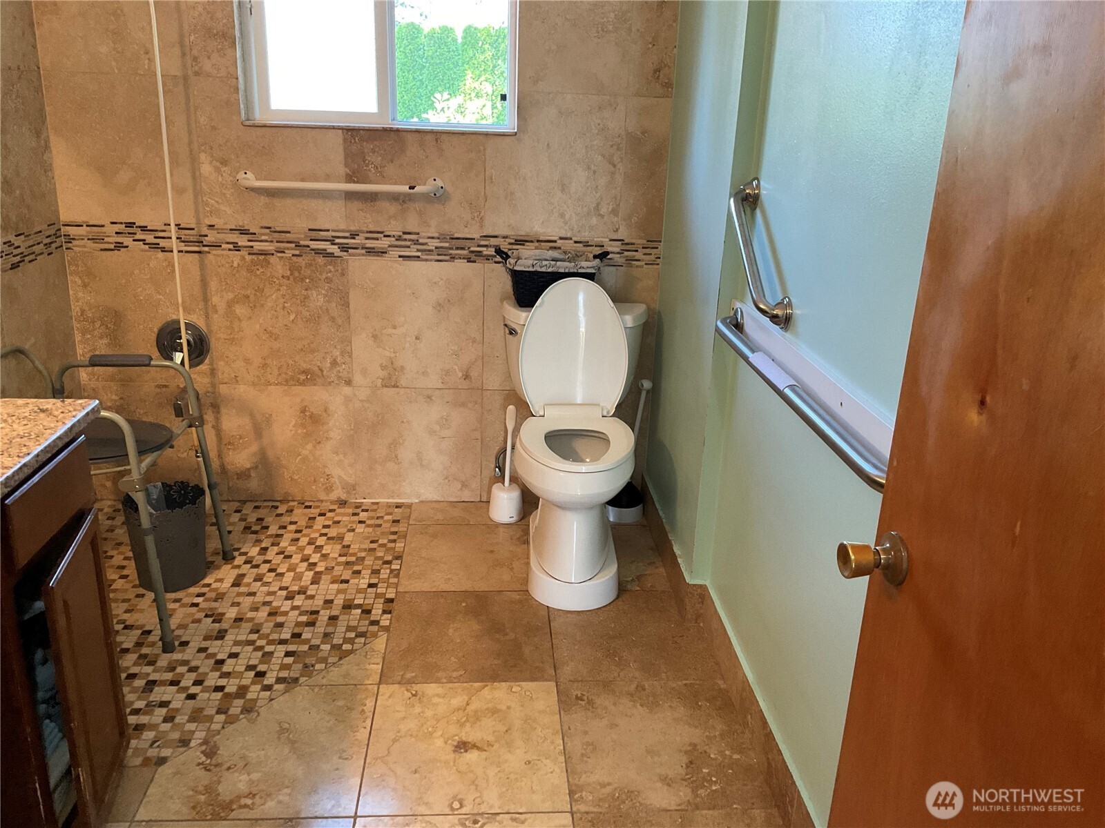 2573533 Property Photo 15