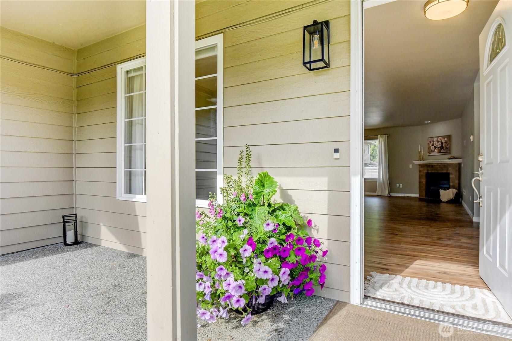 15512 3rd Place Property Photo 3