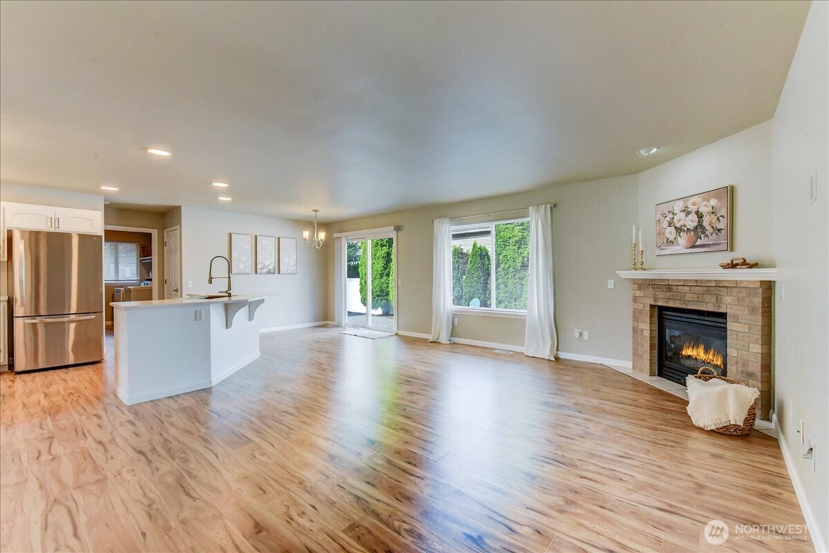 15512 3rd Place Property Photo 7