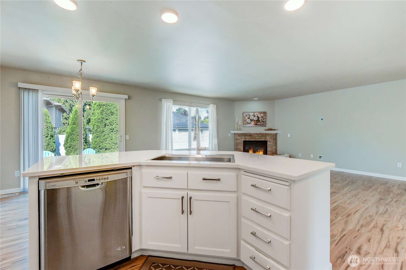 15512 3rd Place Property Photo 9