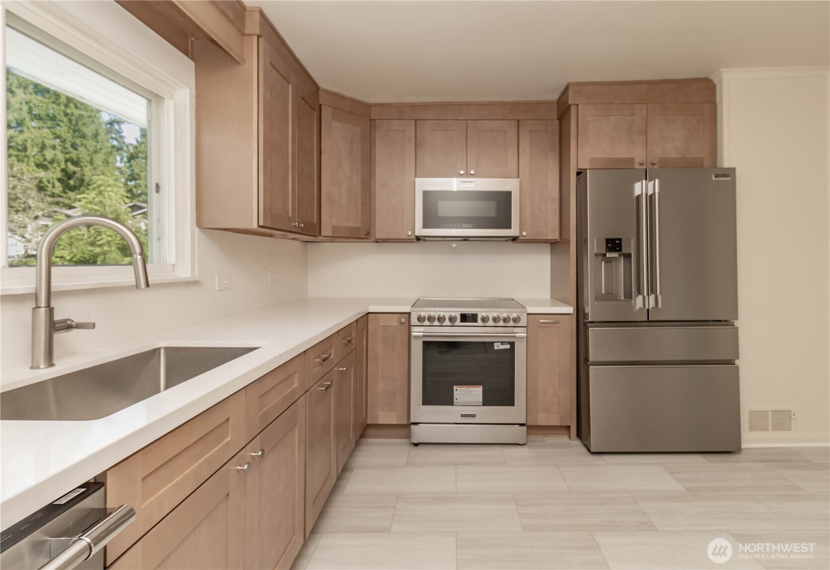13057 10th Avenue Property Photo 5