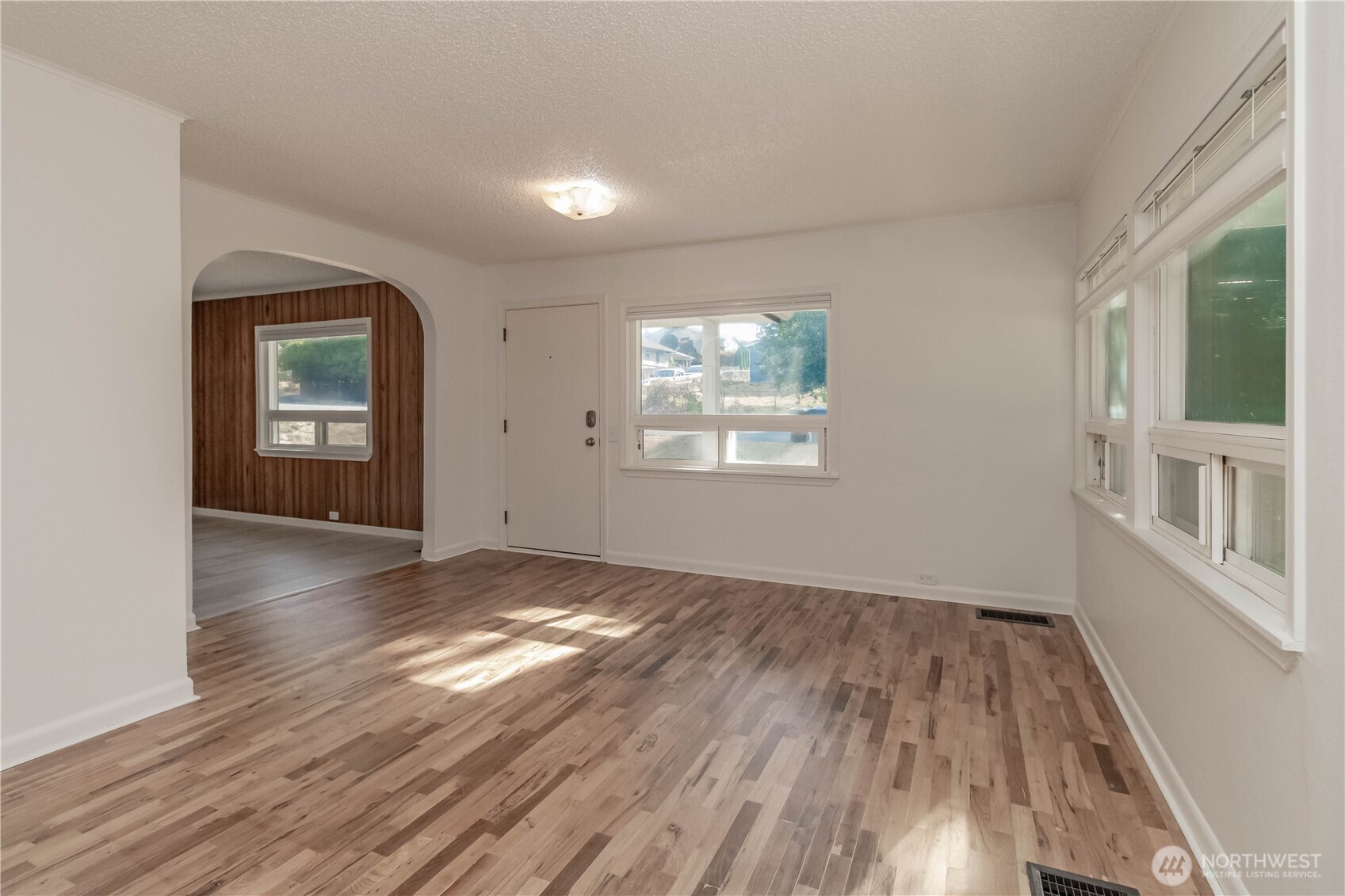 13057 10th Avenue Property Photo 11